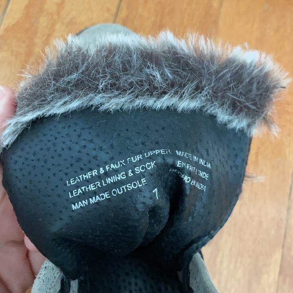 Seychelles leather and faux fur gold winter boots. - Picture 5 of 5